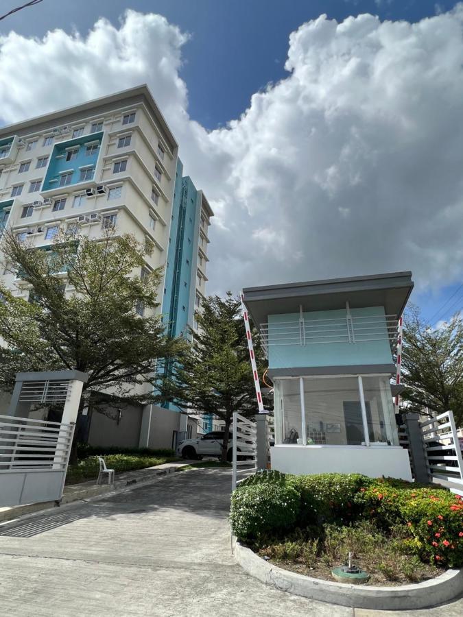 City Center - Front Of Iloilo Esplanade 2Br Condo Exteriör bild